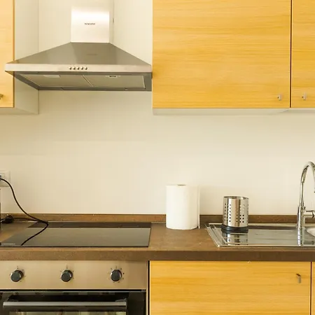 Moderno E Luminoso, Business 3a * Ούντινε