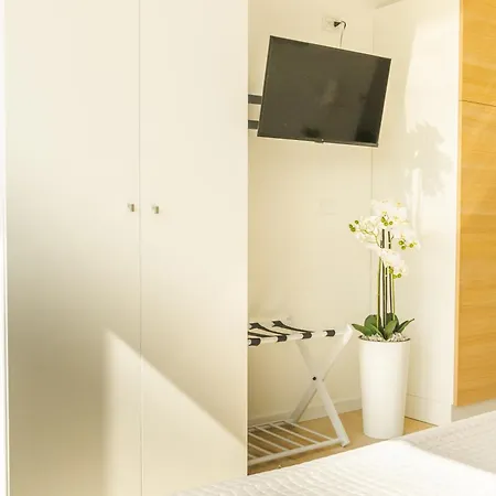 Moderno E Luminoso, Business 3a *